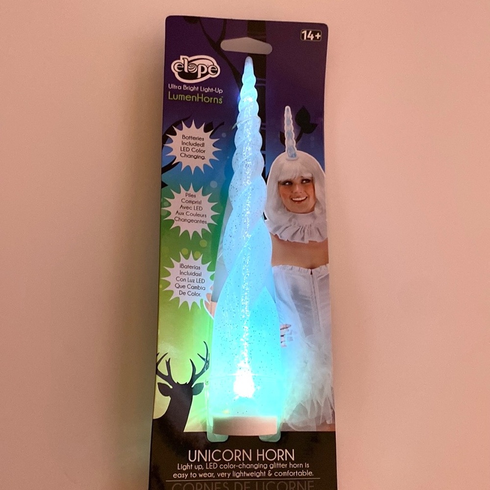 Unicorn PRICE REDUCED FOR A QUICK SALE unicorn horn lights up - Picture 5 of 6